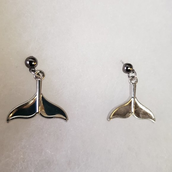Elo's Treasures Jewelry - 2/20$ NWT whale tail earrings silver tone